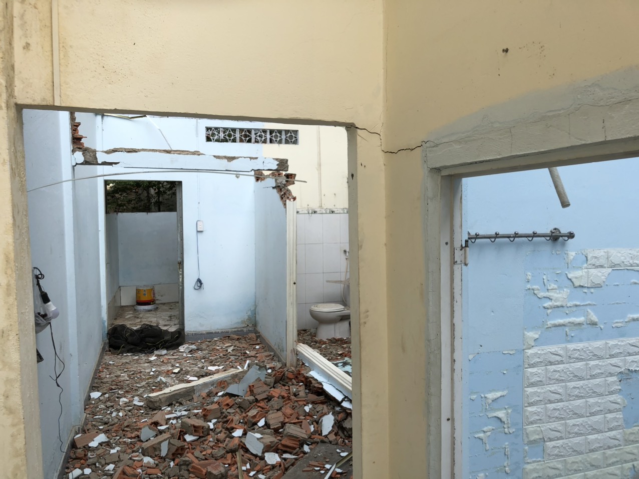 Tưởng nhà cấp 4 nứt cần cải tạo