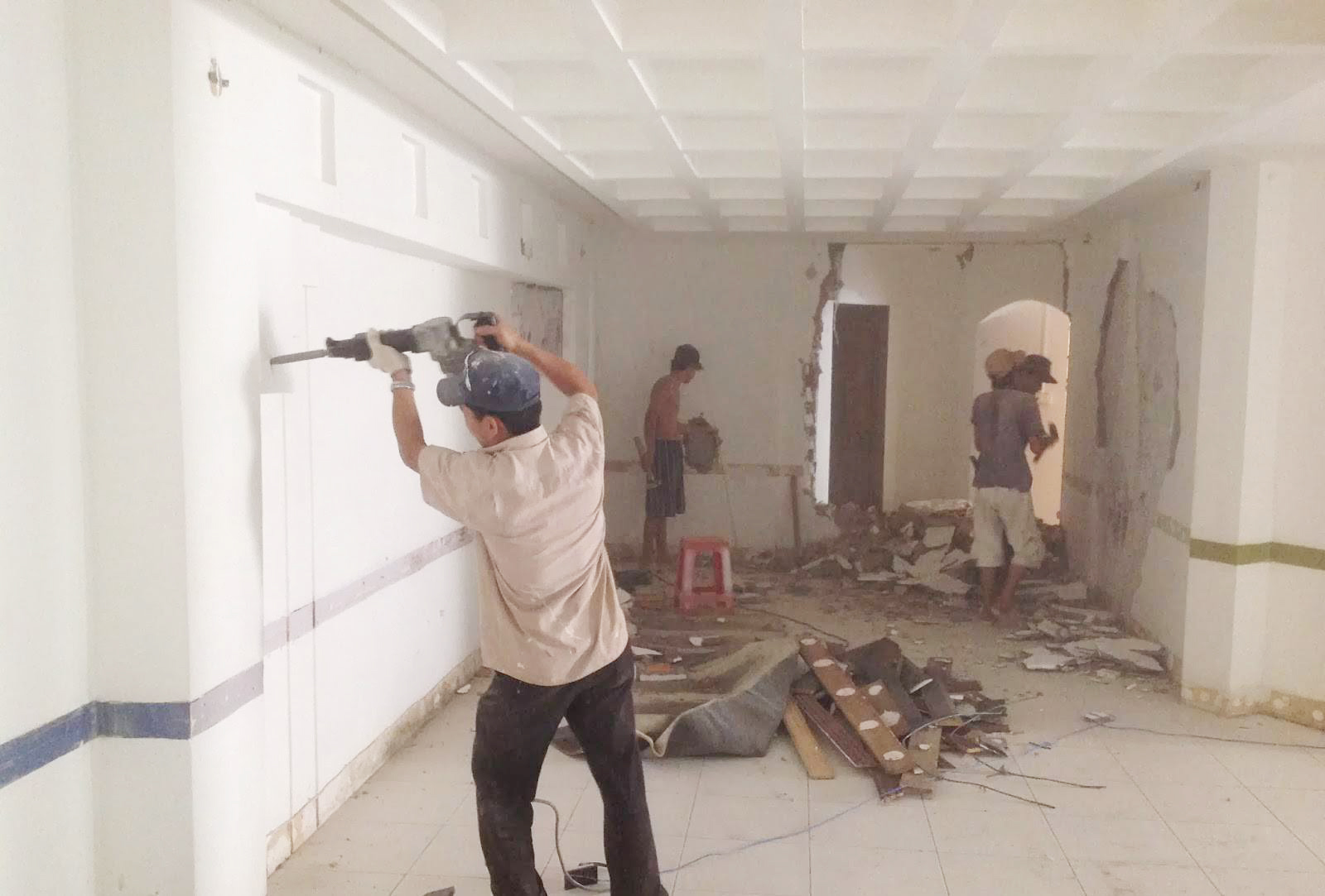 Các yếu tố chính ảnh hưởng đến bảng giá sửa nhà chung cư