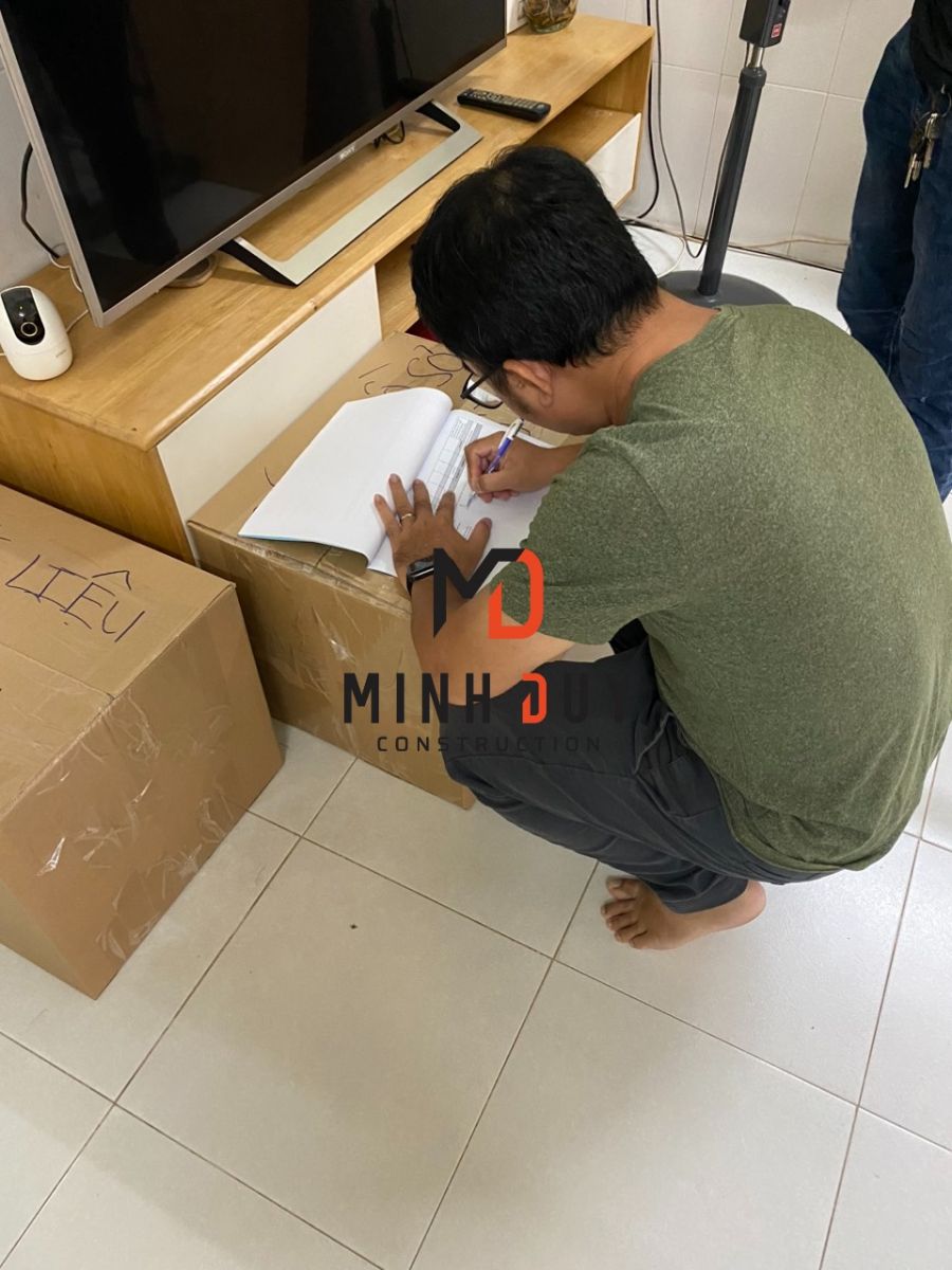 2 bên tiến hành ký kết hợp đồng thi công sửa chữa, cãi tạo nhà trọn gói tại Quận 4 - Xây Dựng Minh Duy