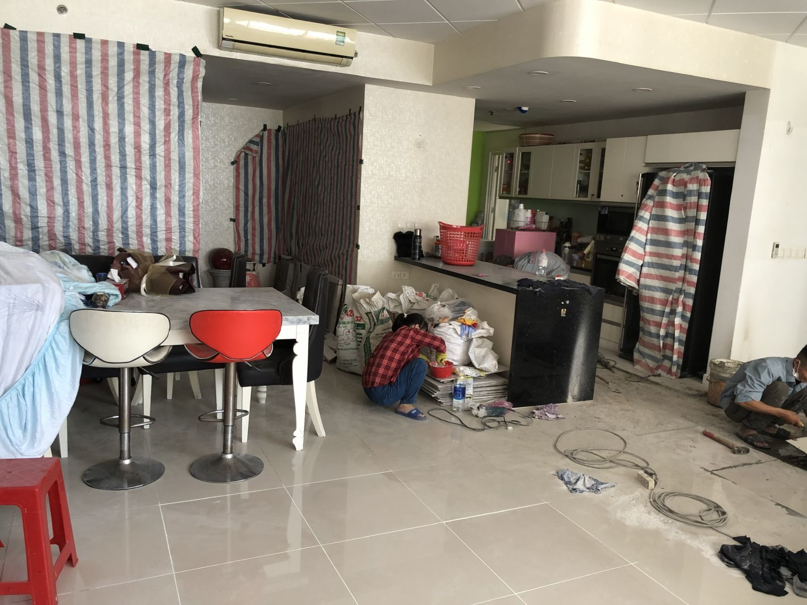 Thi công lát gạch chung cư Quận 7