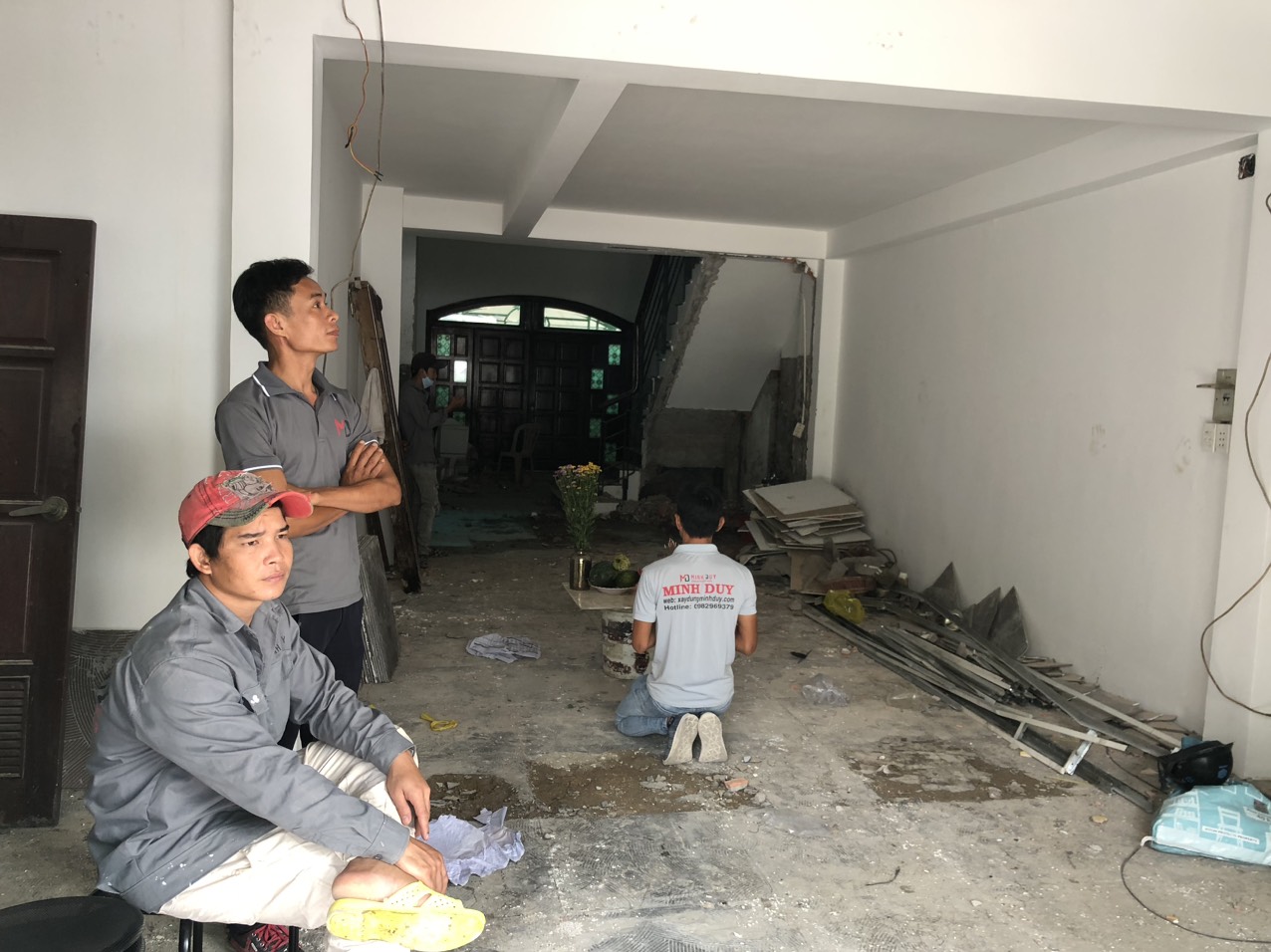 Thiết kế thi công cải tạo salon tóc GUCHI - www.xaydungminhduy.com