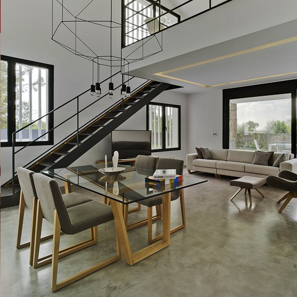 Mẫu cầu thang sắt đẹp - www.xaydungminhduy.com