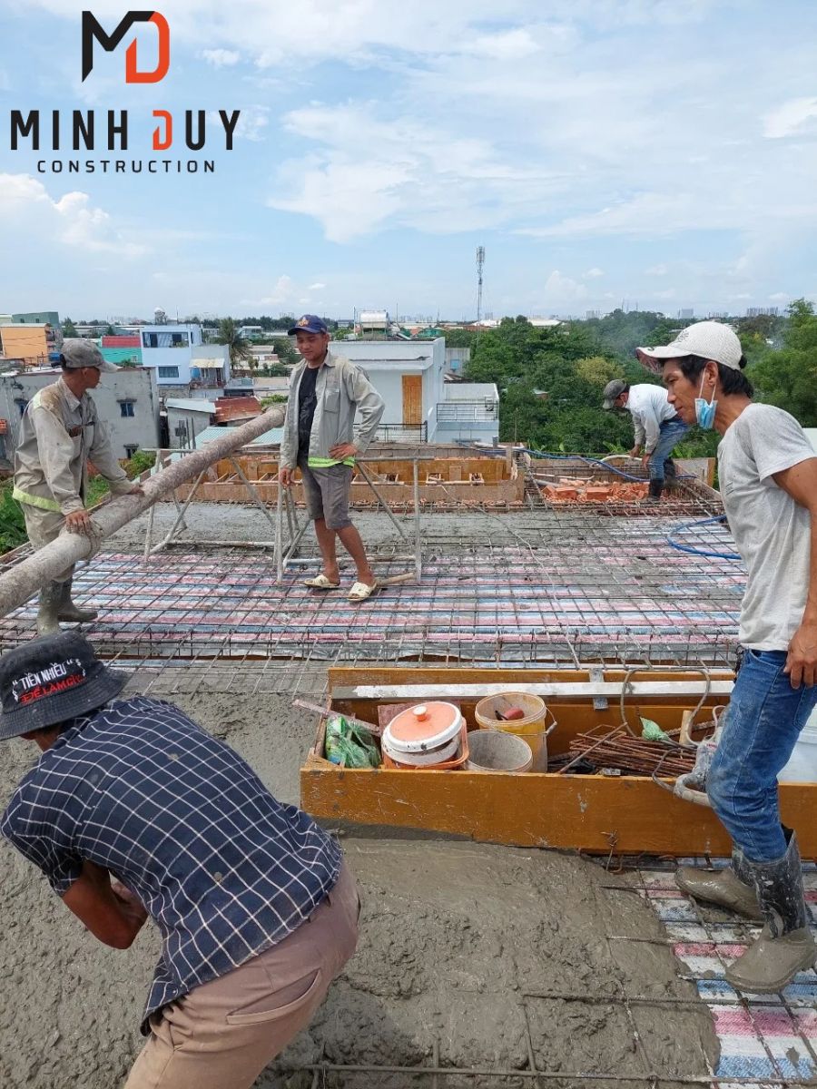 Đổ bê tông sàn tầng 2 dự án Hưng Long, Bình Chánh - Xây Dựng Minh Duy