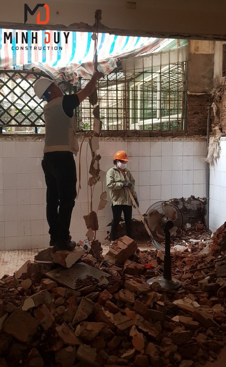 Hình ảnh ngôi nhà đã hoàn thiện phần khung xương, tường bao, mái