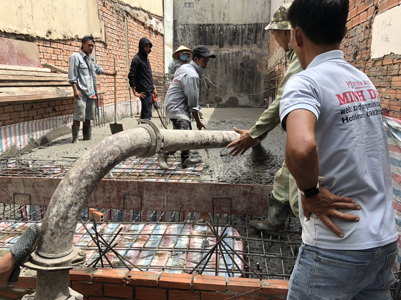 Hình ảnh đổ bê tông sàn lầu 2