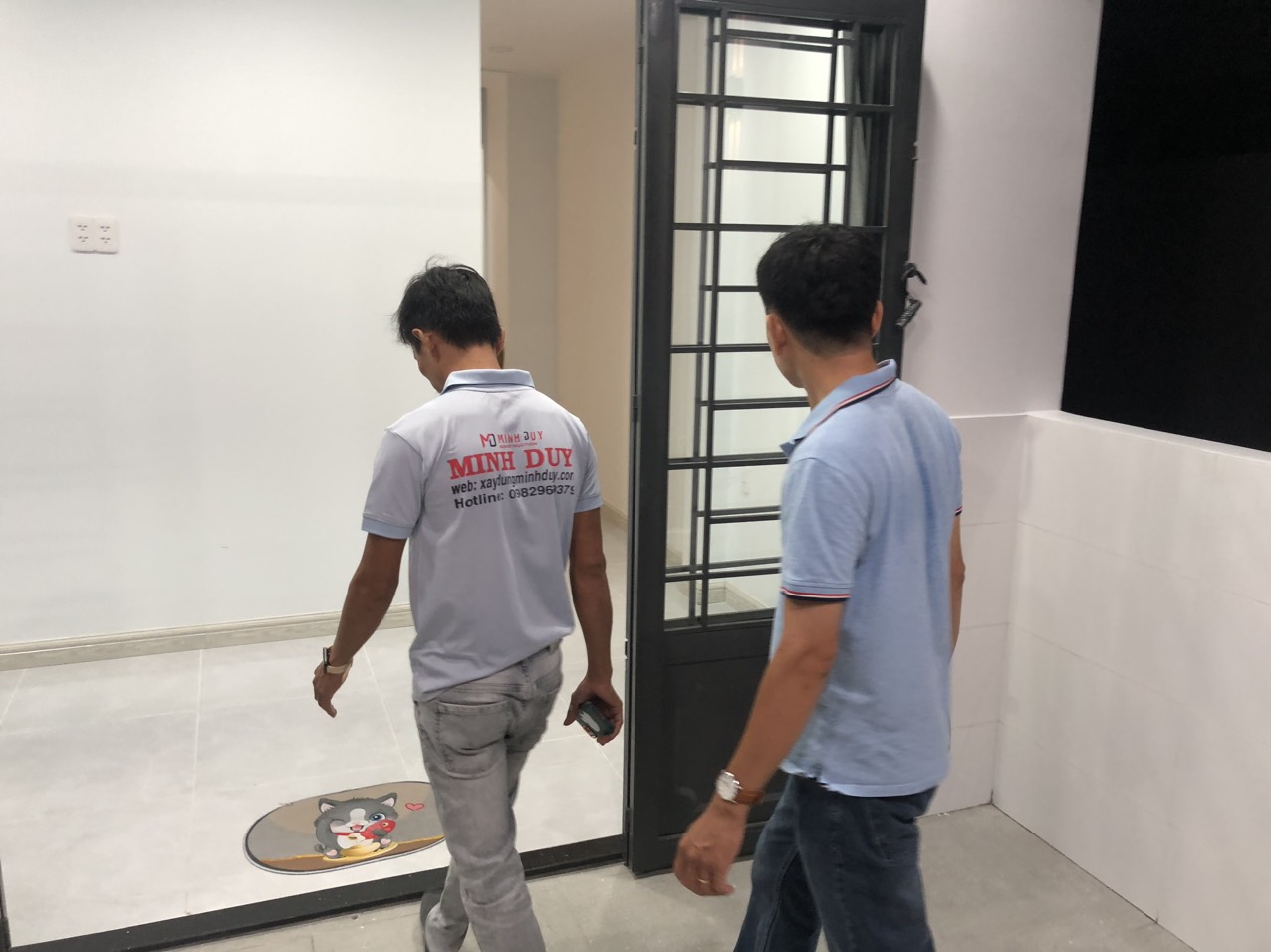 Hình ảnh 2 bên tiến hành nghiệm thu tầng 1 dự án nhà phố Quận Gò Vấp