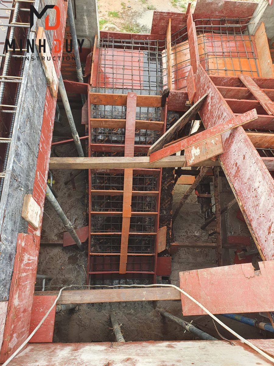Thi công đổ bê tông cầu thang