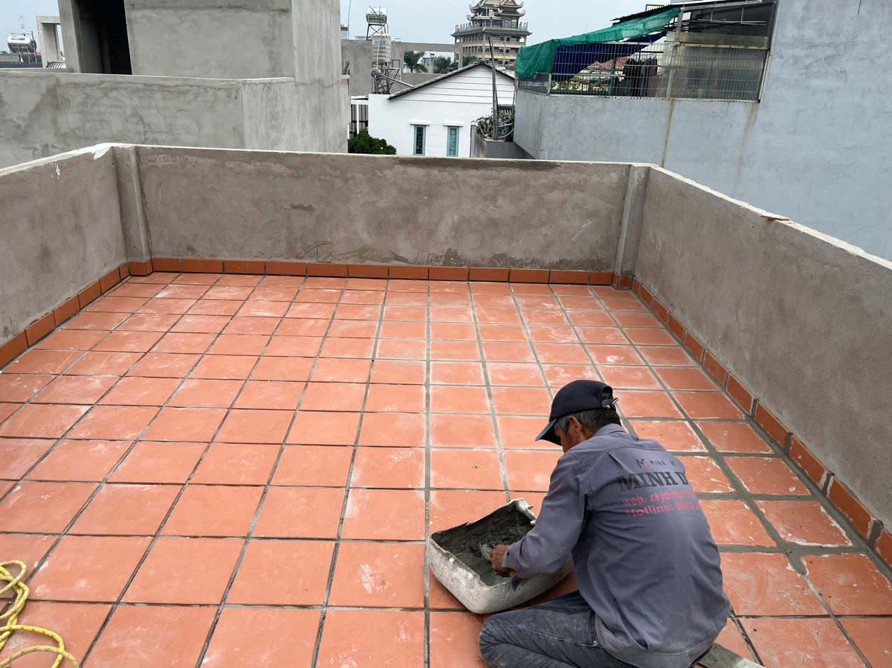 Thi công mái (mái bê tông cốt thép hoặc vì kèo lợp ngói/tôn)